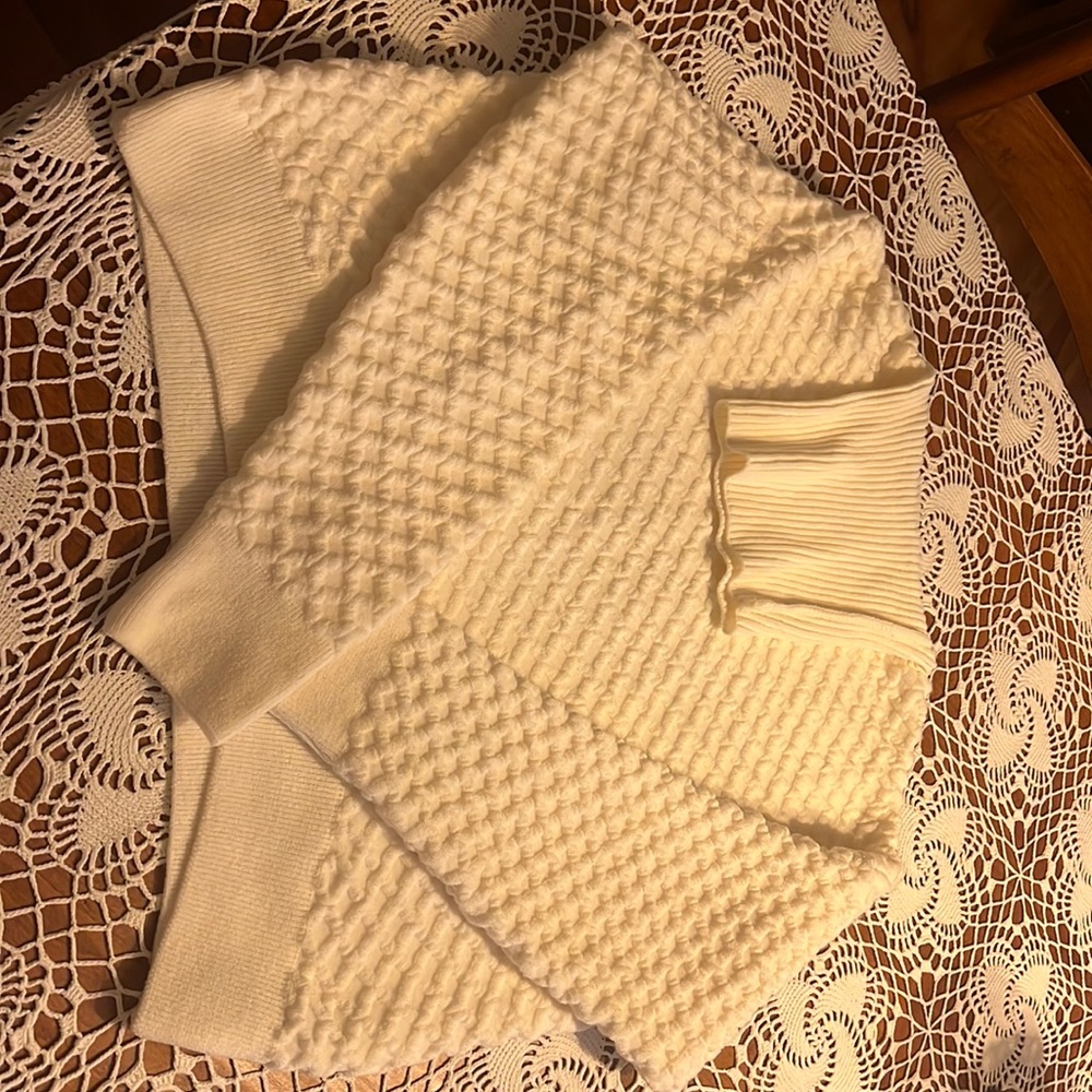 Cream Topshop sweater size xs